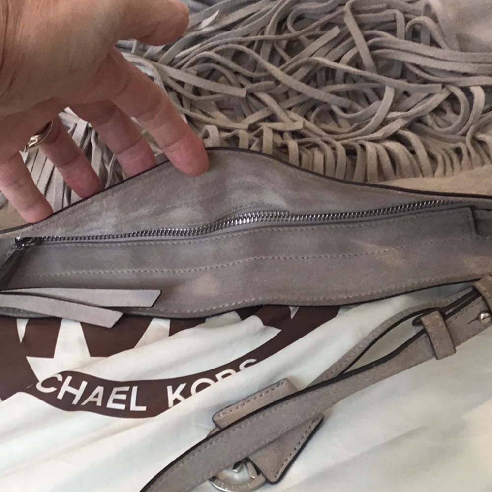 EUC Michael Kors Fringe Messenger Fringe Bag - Picture 5 of 16
